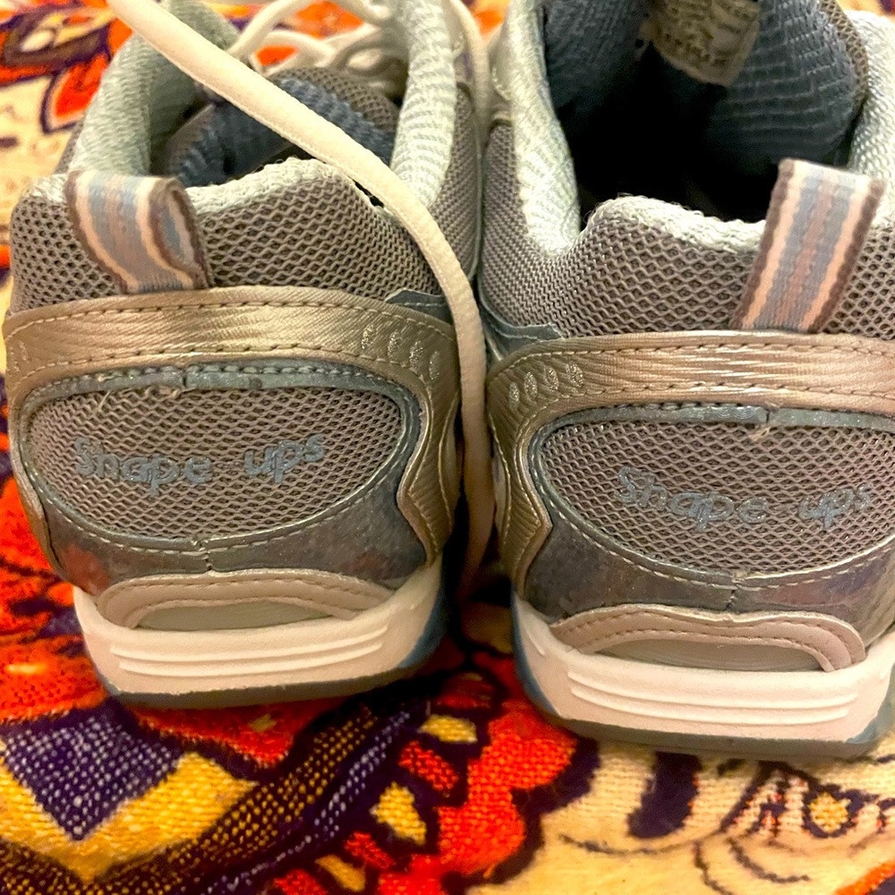 This item is new , they didn’t fit me.